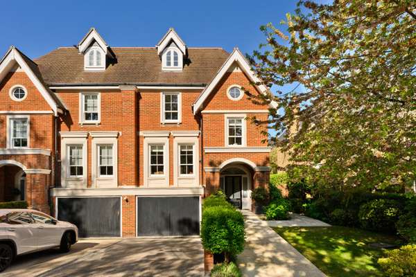 House Esher Park Avenue in Elmbridge
