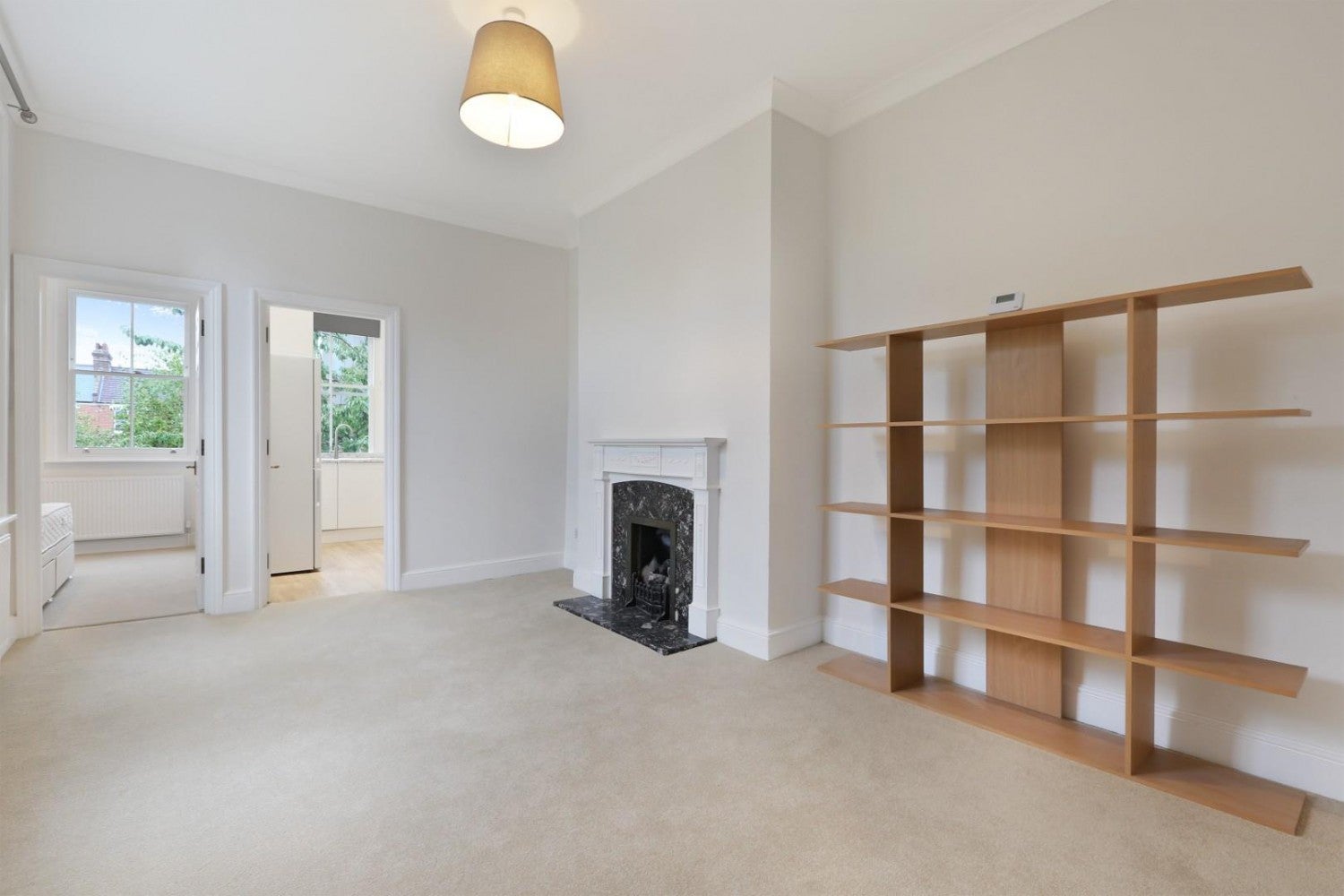 Flat Coldharbour Lane in Greater London