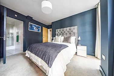 Flat Melior Street in Greater London
