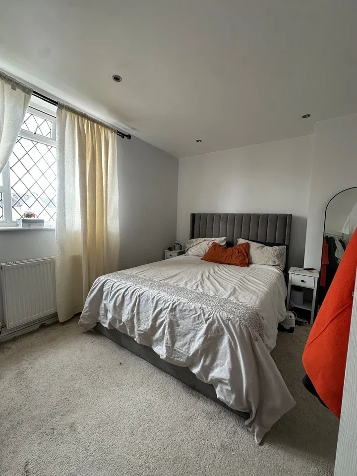 Room Thistle Road in Gravesham