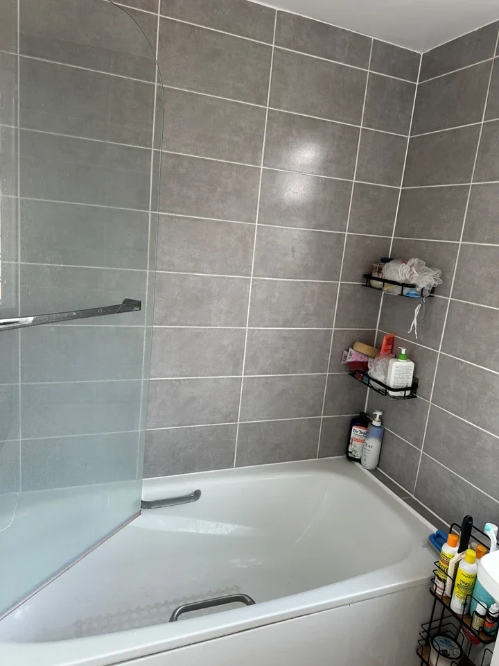Room Thistle Road in Gravesham