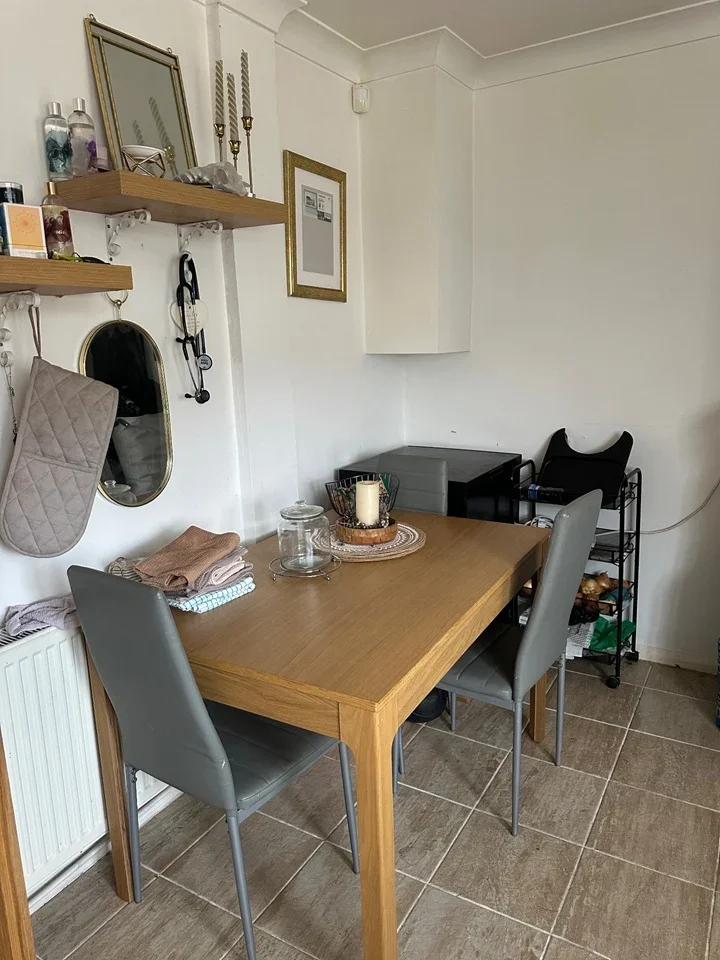 Room Thistle Road in Gravesham