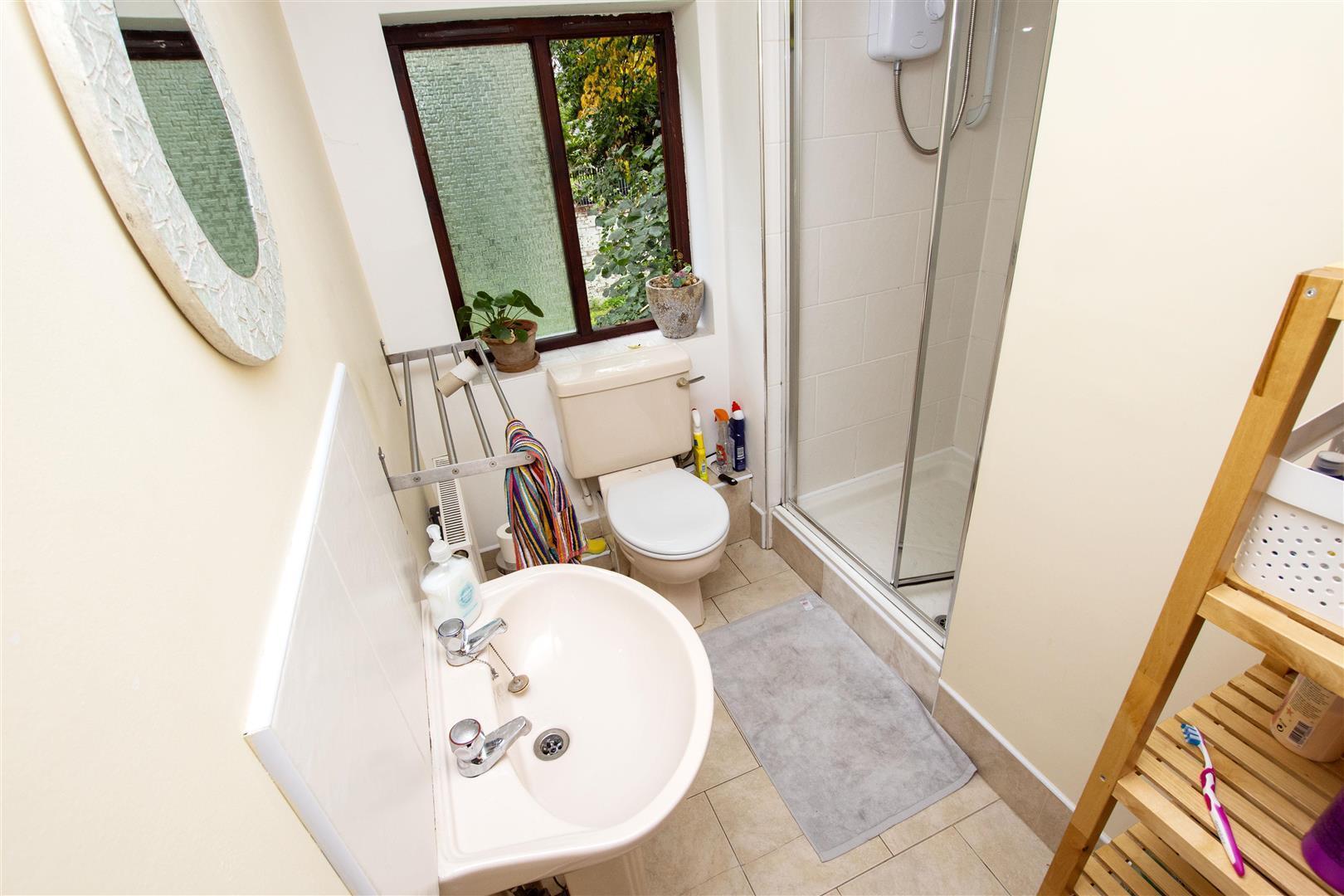 Room Dawlish Road in Birmingham