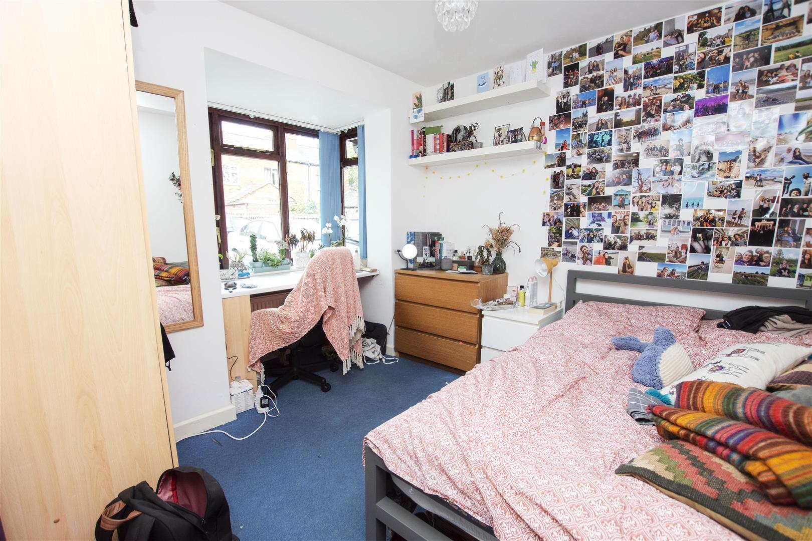 Room Dawlish Road in Birmingham