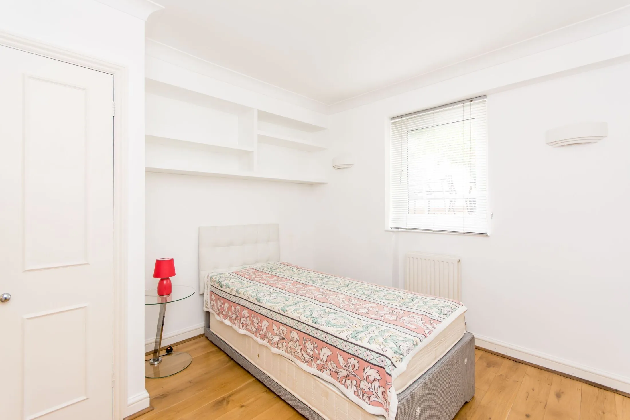 Flat Gunterstone Road in Greater London