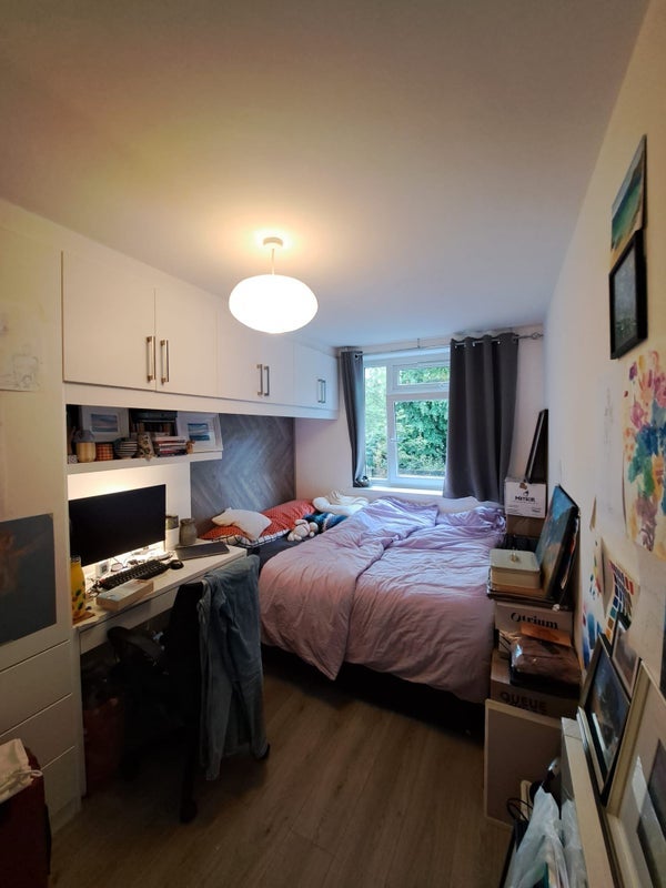 Room Whitton Walk in Greater London