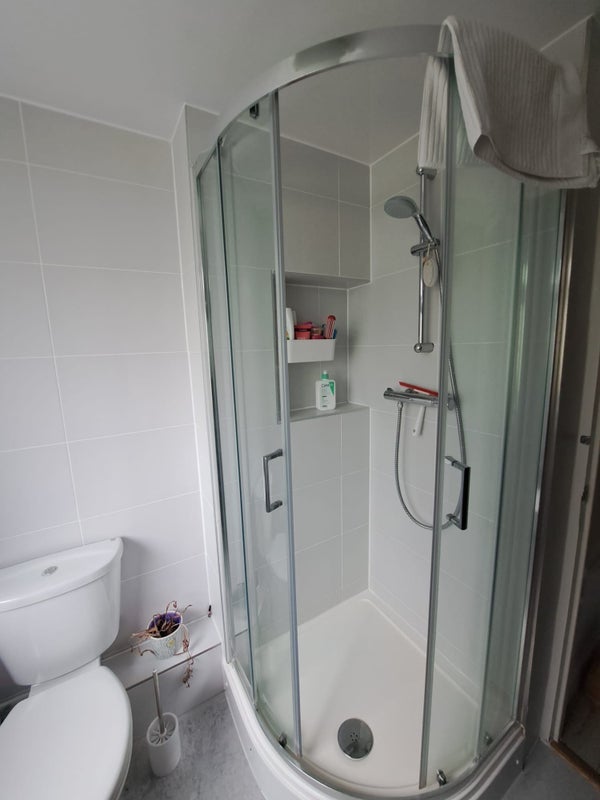 Room Whitton Walk in Greater London
