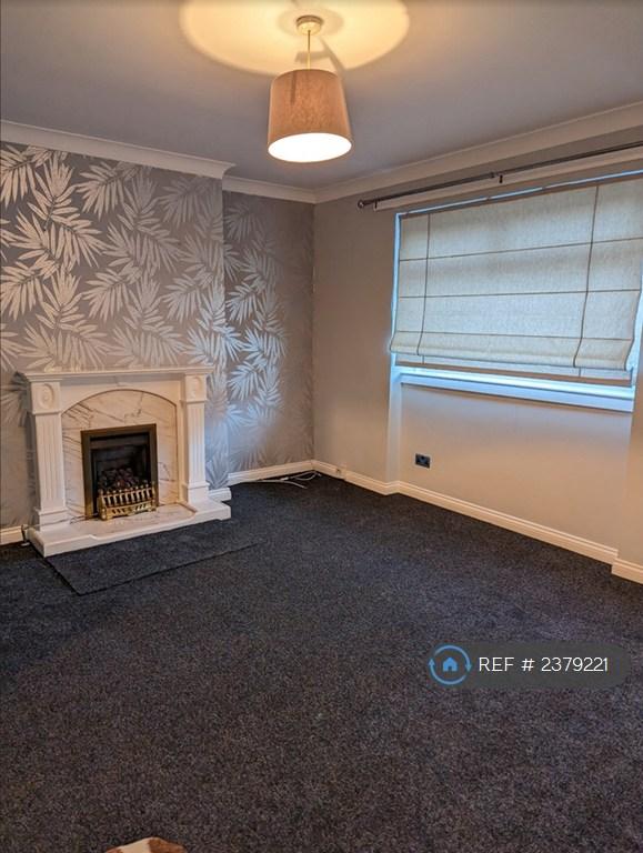 Flat Glenkirk Drive in Glasgow
