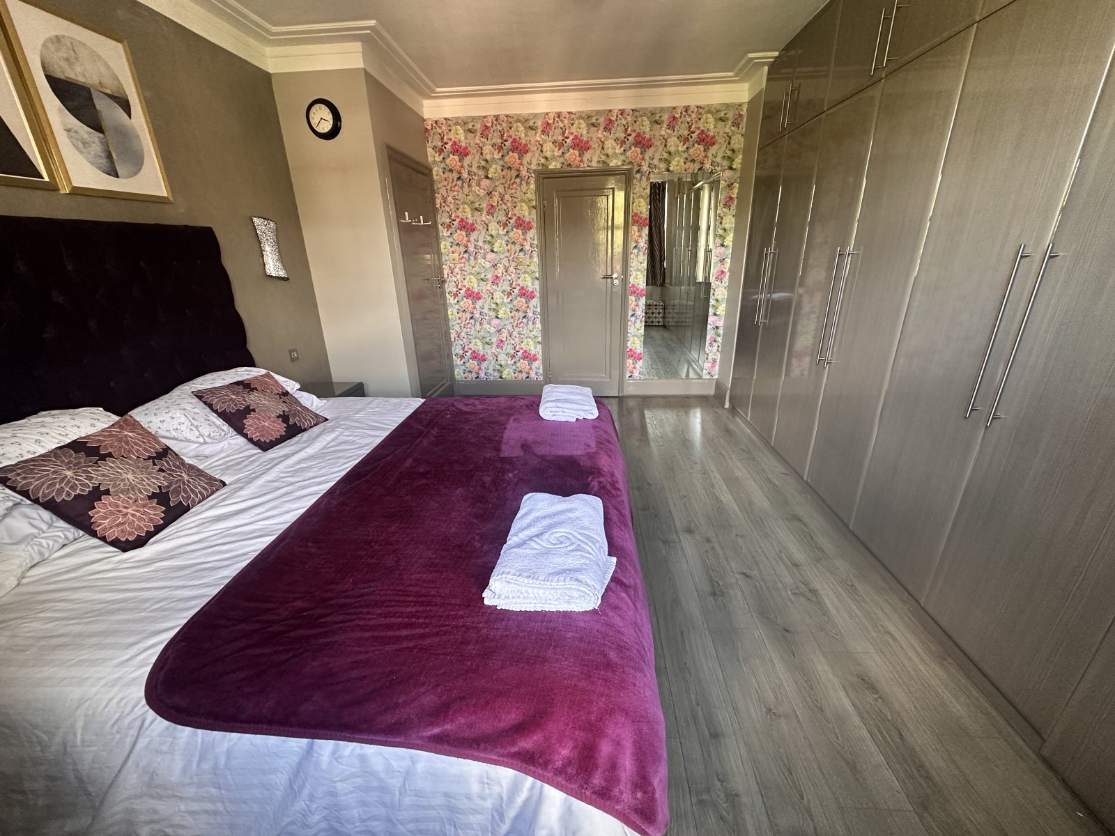 Flat Finchley Road in Greater London