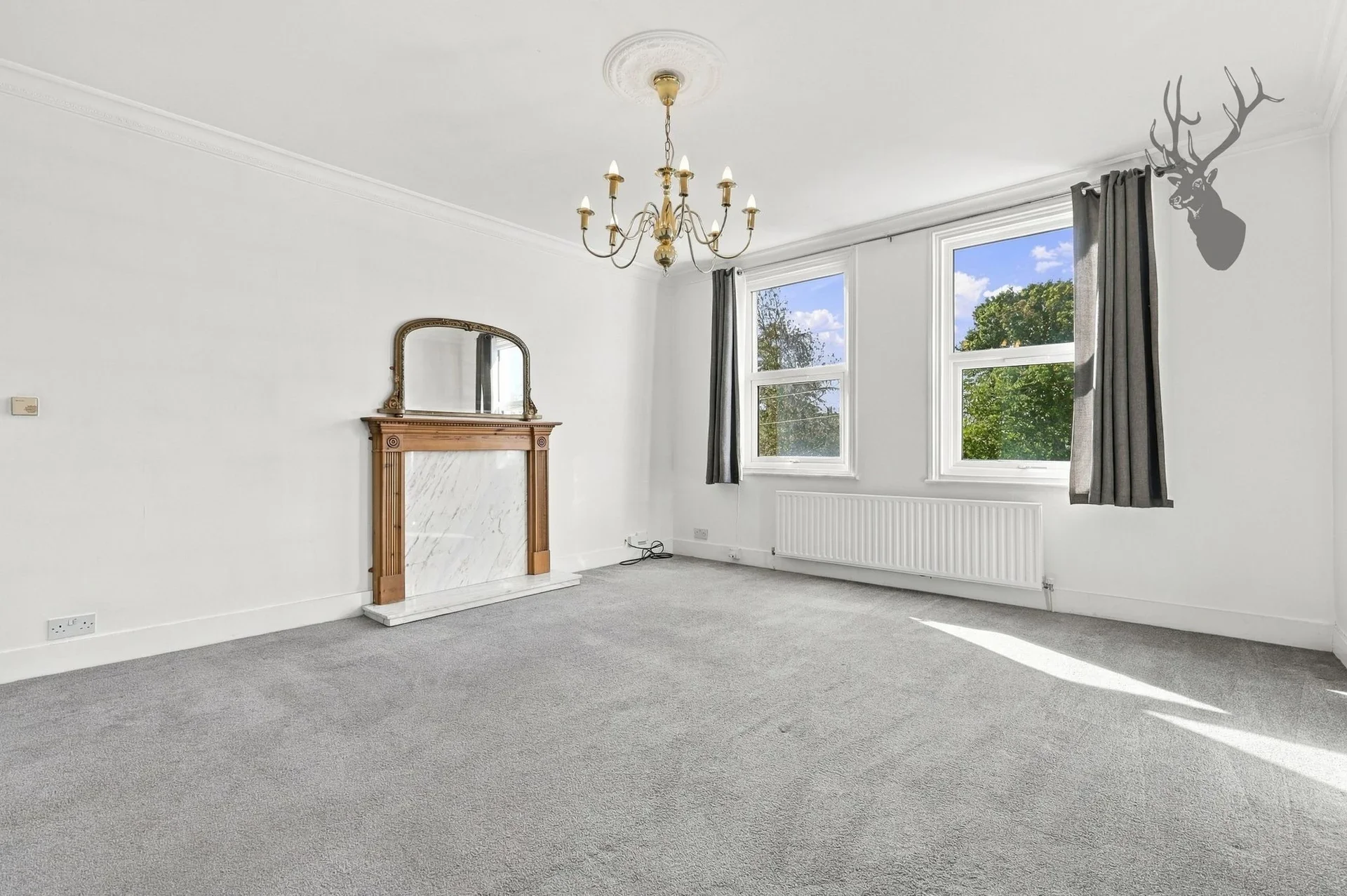 Flat Court Yard in Greater London