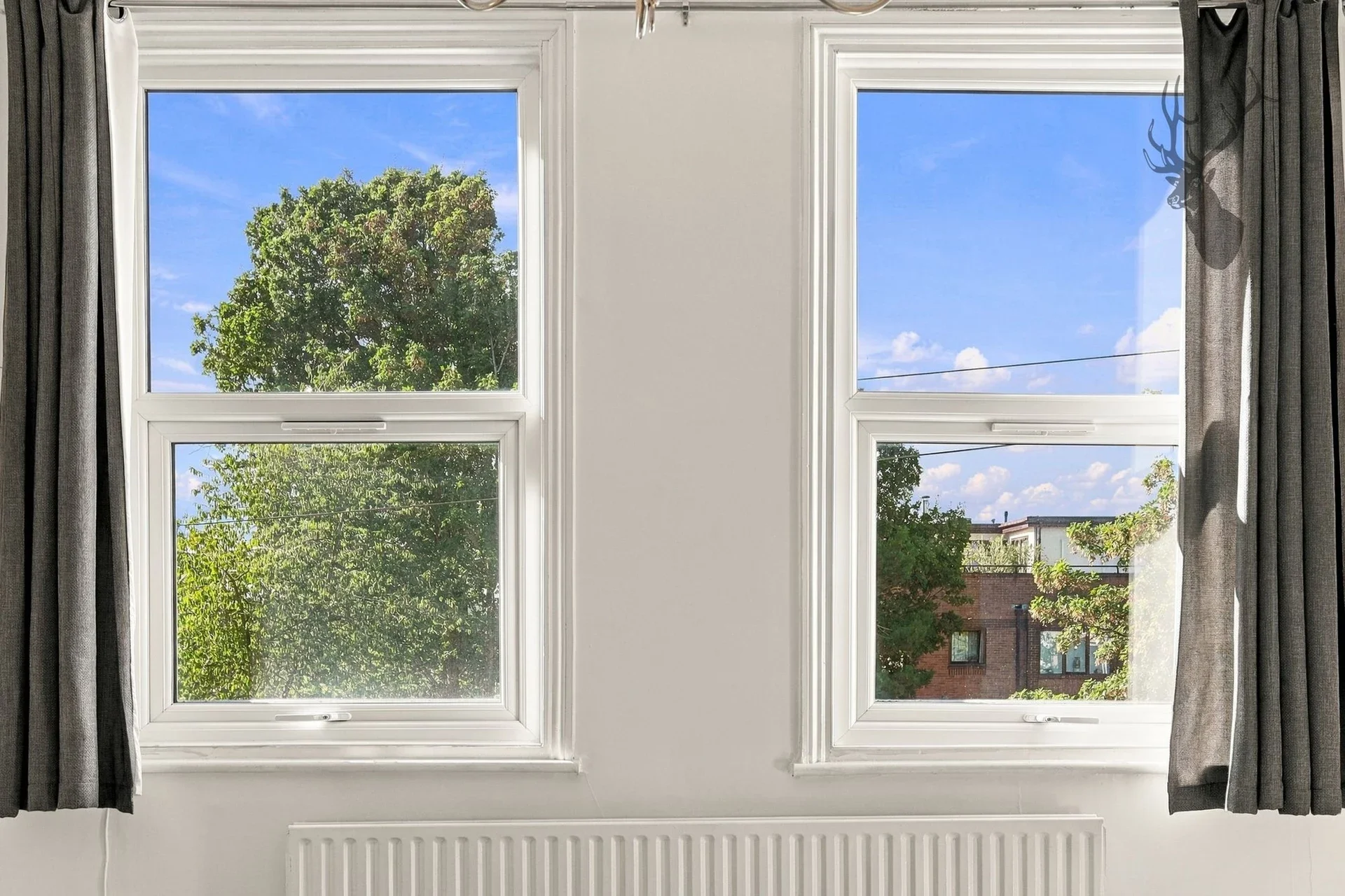 Flat Court Yard in Greater London
