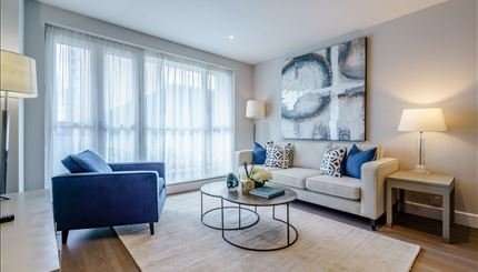 Flat Westferry Circus in Greater London