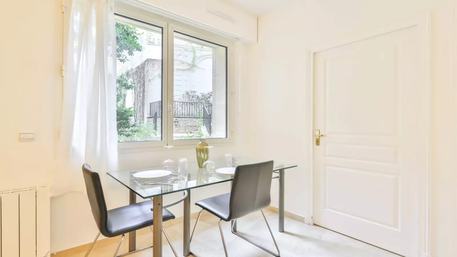 Appartement Place Victor Hugo à Paris