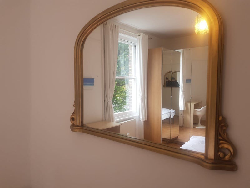 Room Acton Lane in Greater London