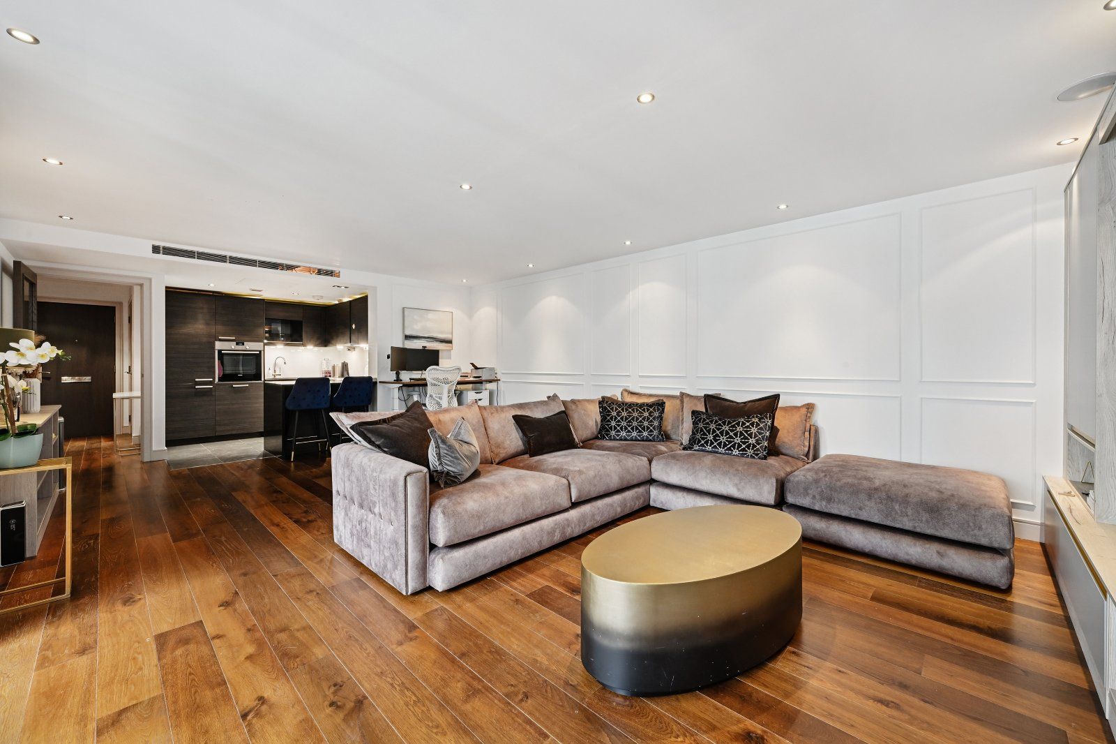 Flat Park Street in Greater London