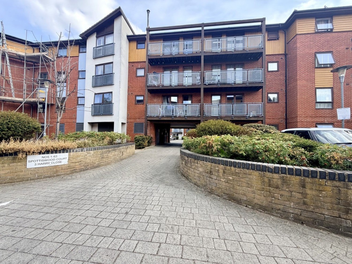 Flat Harry Close in Greater London