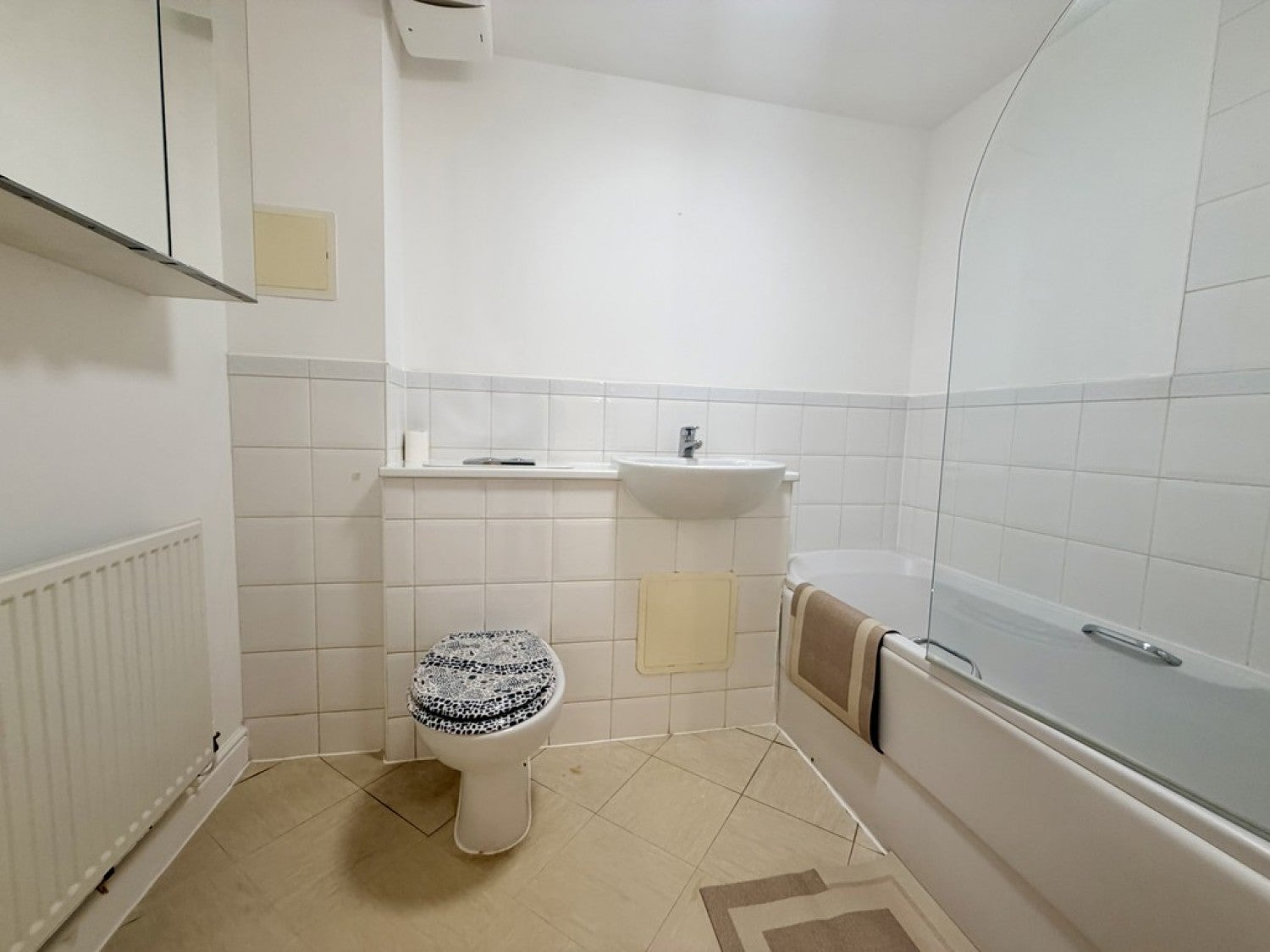 Flat Harry Close in Greater London