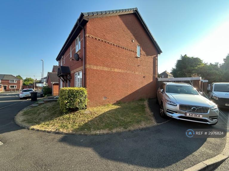 House Peartree Drive in Sandwell