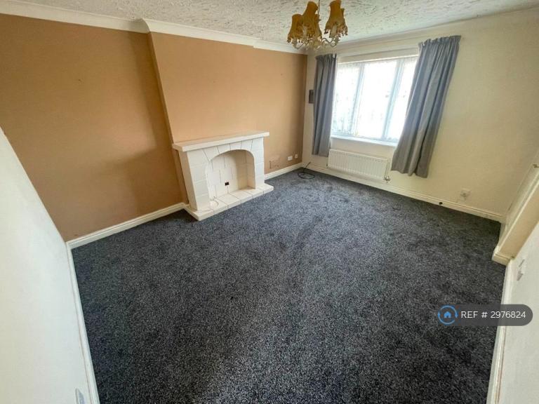 House Peartree Drive in Sandwell