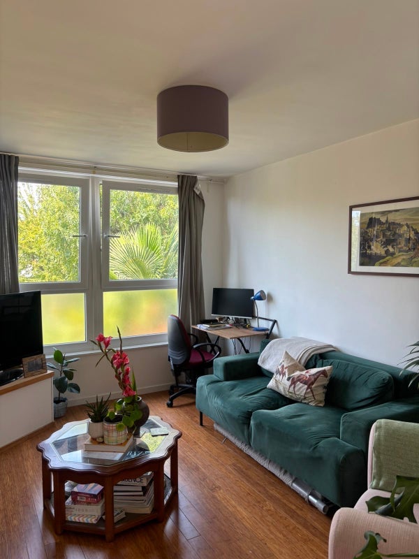 Room Goldman Close in Greater London