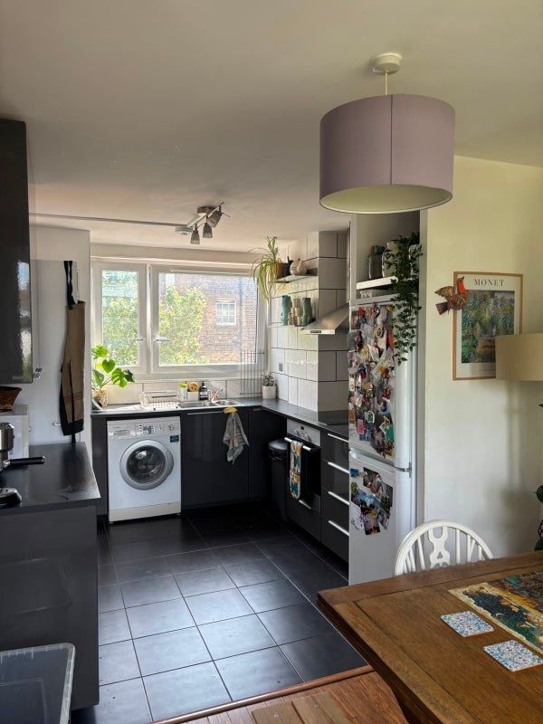 Room Goldman Close in Greater London