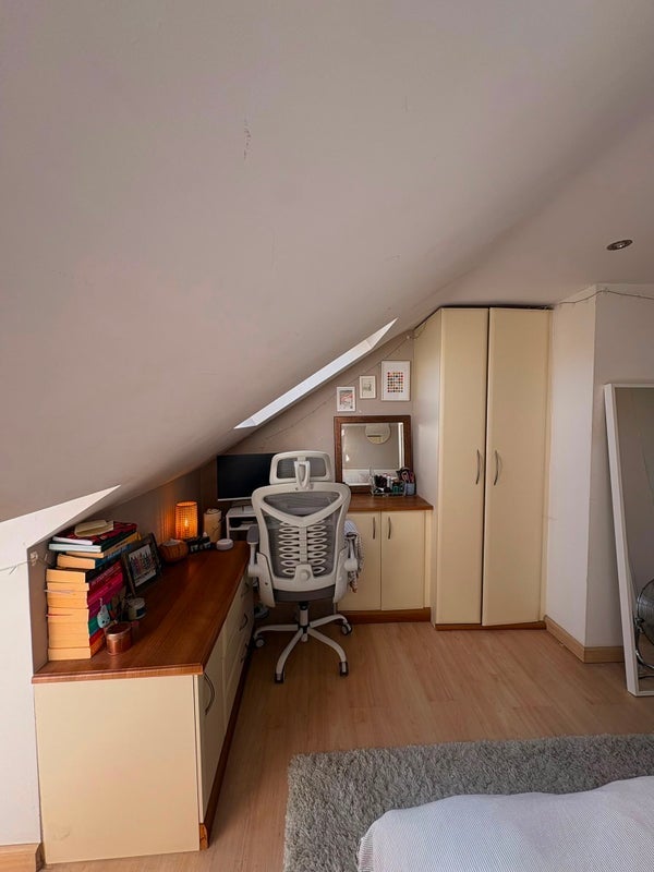 Room Tonsley Hill in Greater London