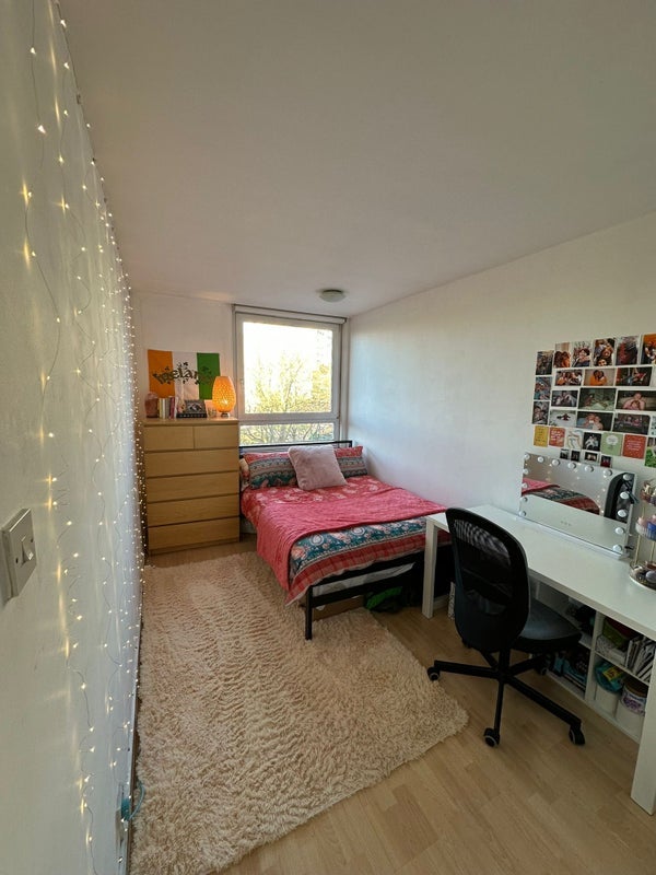 Room Warham Street in Greater London