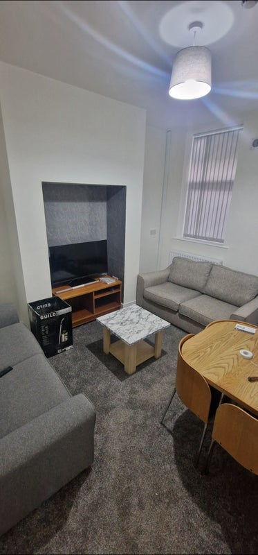 Room Linacre Road in Liverpool