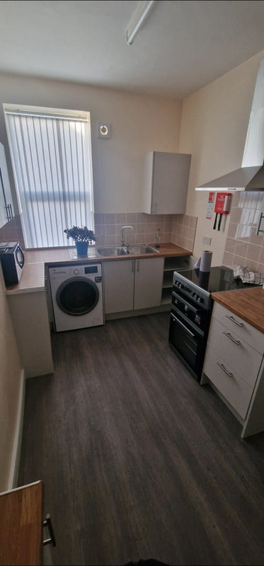 Room Linacre Road in Liverpool