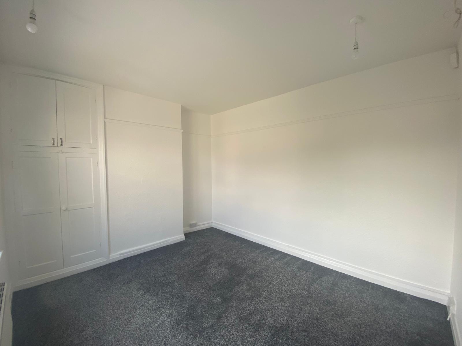 Flat Sale Road in Manchester