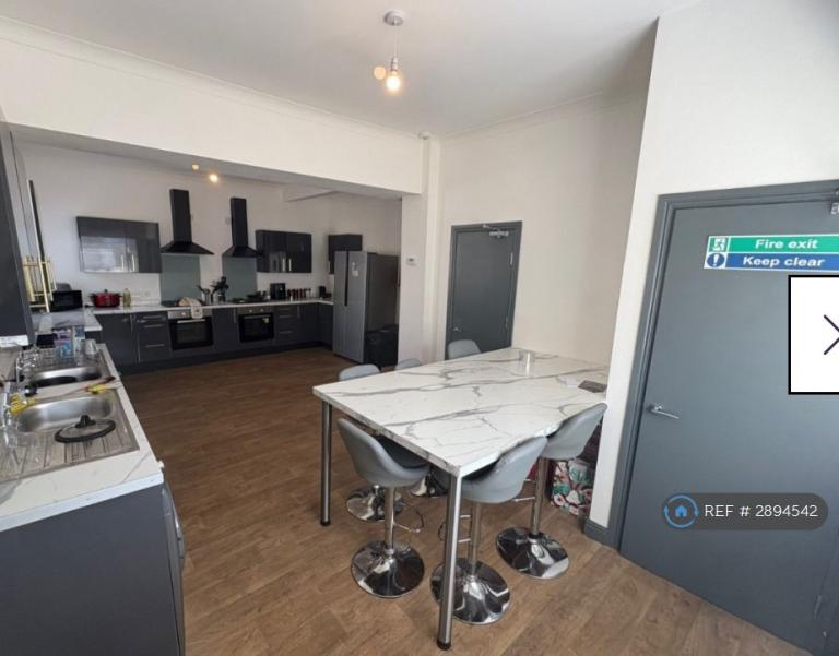 Room Dodsworth Street in Doncaster
