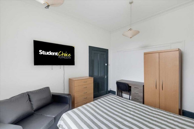 Room Bayswater Road in Plymouth