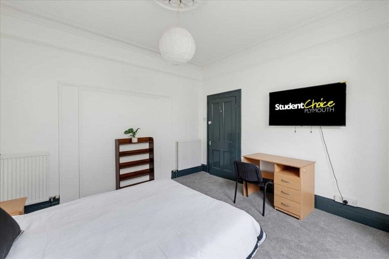 Room Bayswater Road in Plymouth