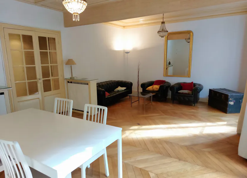 Flat Passage Chaussin in Paris