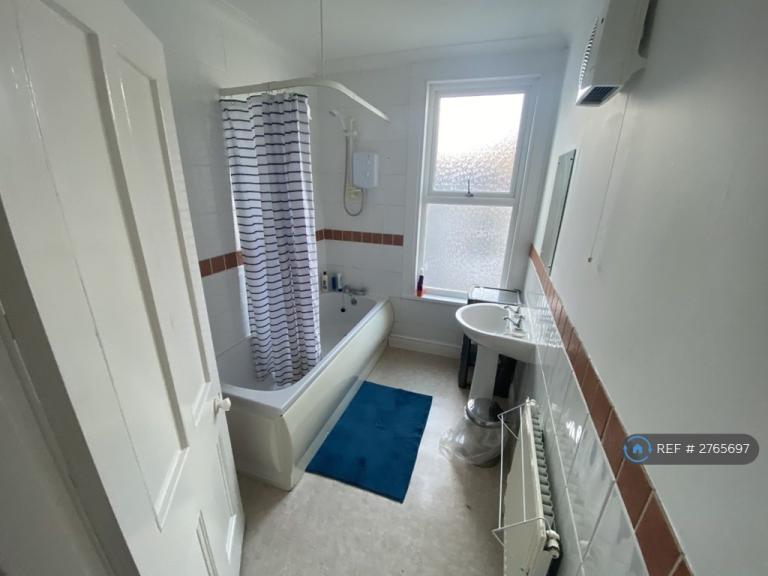 Room Kingsley Road in Plymouth
