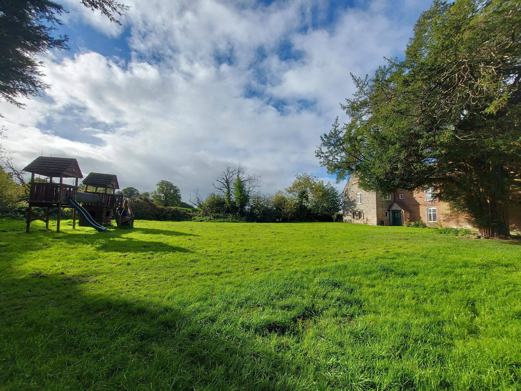 House B4375 in Benthall
