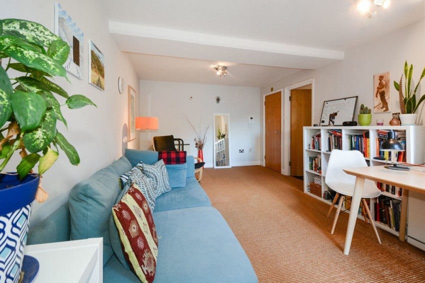 Flat Jamaica Road in Greater London