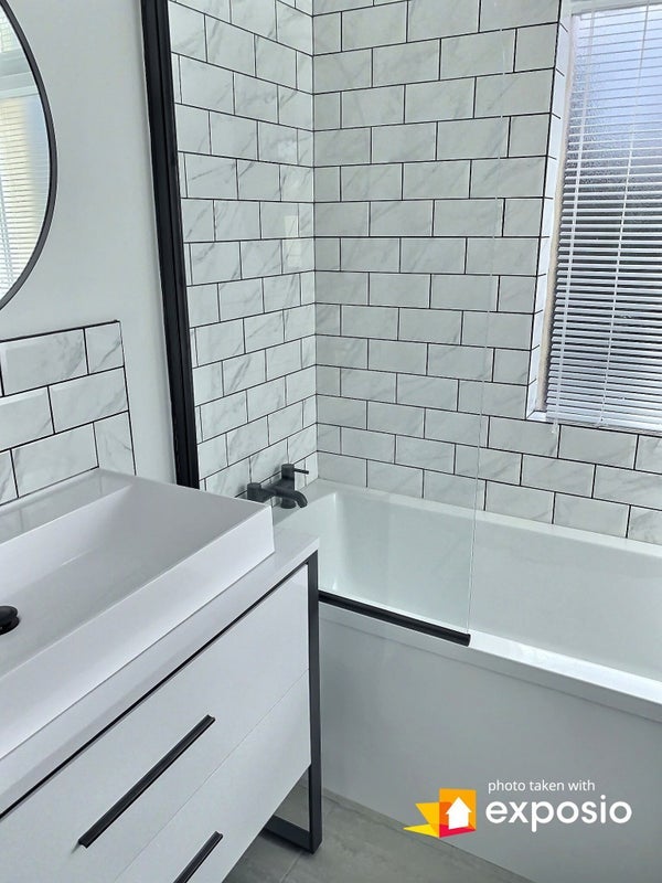 Room Clonmell Road in Greater London