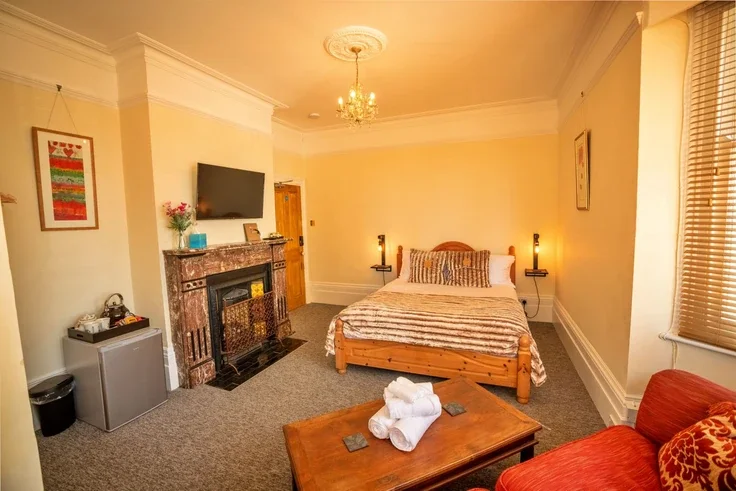 Room De Courcel Road in Brighton