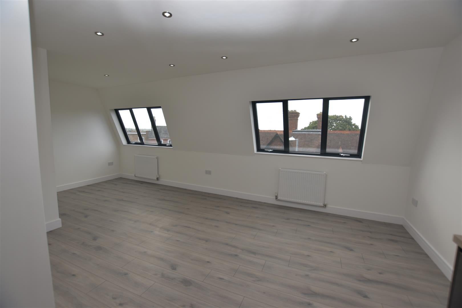 Flat Bromyard Terrace in Worcester