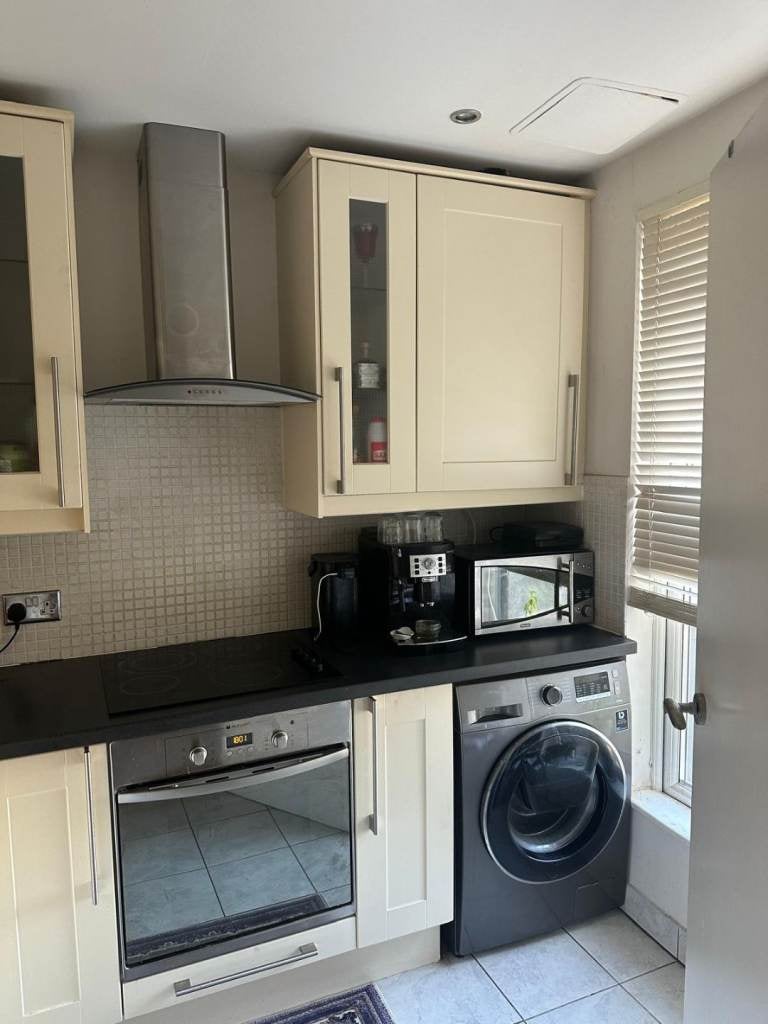 Flat Malvern Road in Greater London