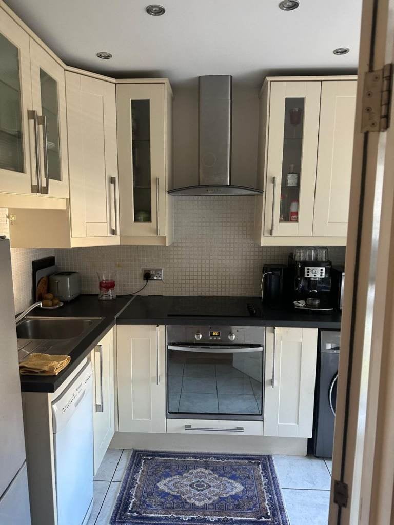 Flat Malvern Road in Greater London