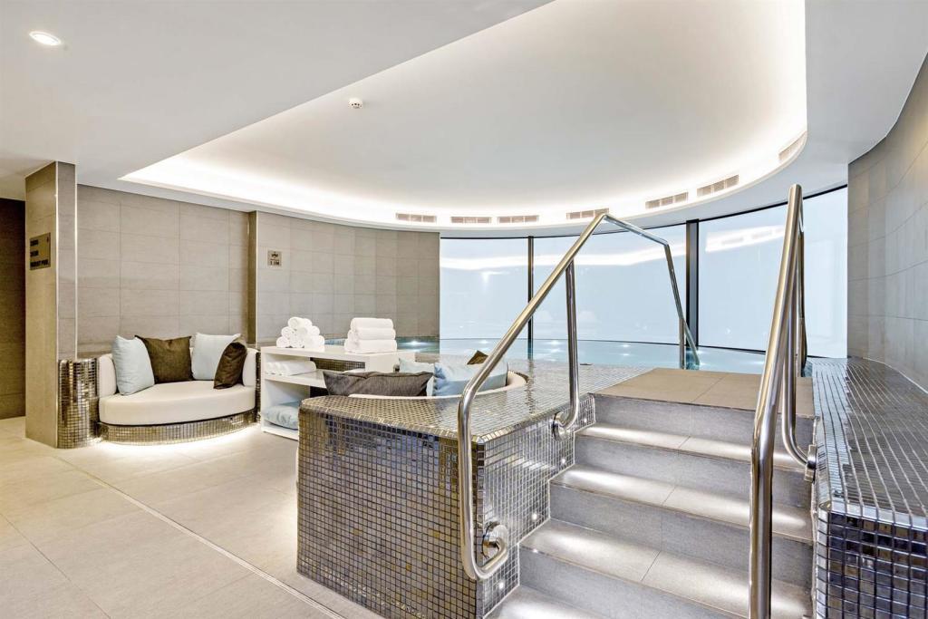 Flat Albert Embankment in Greater London