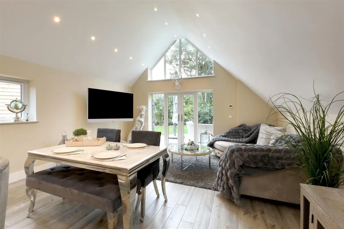 House Ledgemore Lane in Dacorum