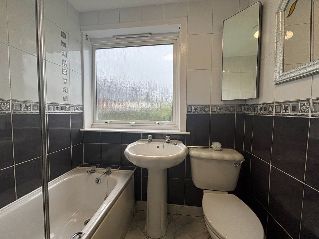 Flat Templerigg Court in Prestwick