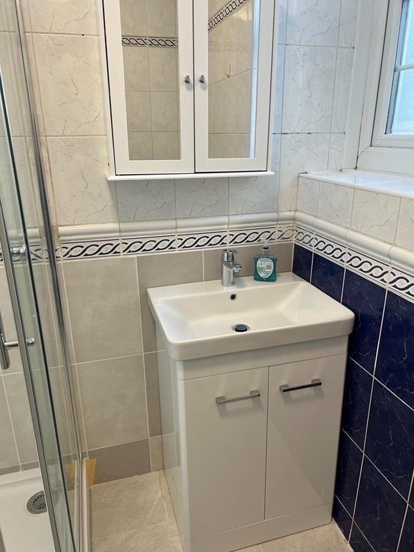 Room Cricklewood Lane in Greater London