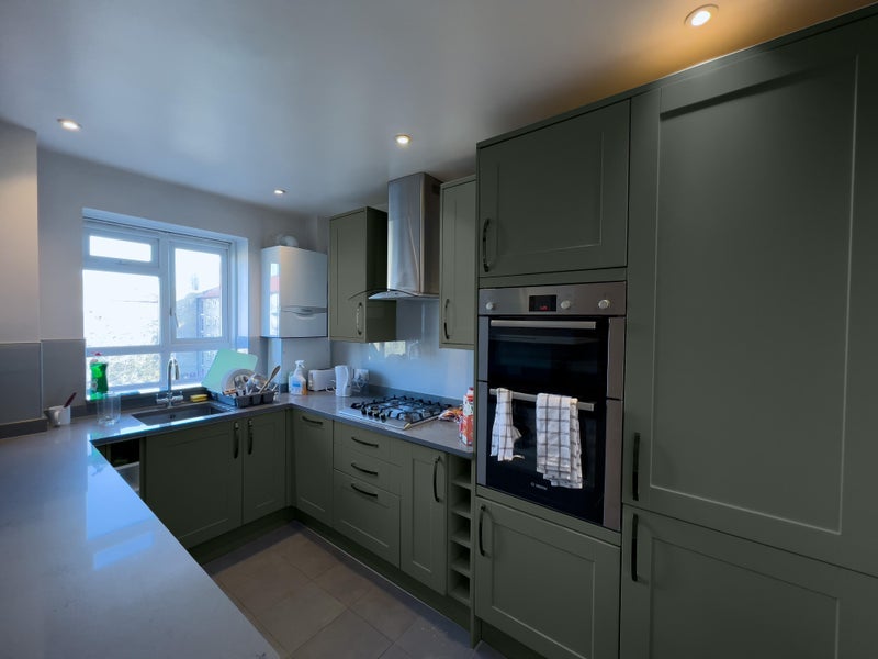 Room Esher Gardens in Greater London
