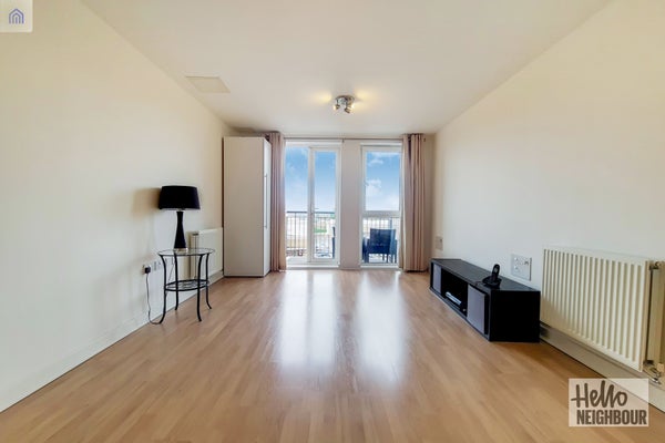 Flat Northolt Road in London