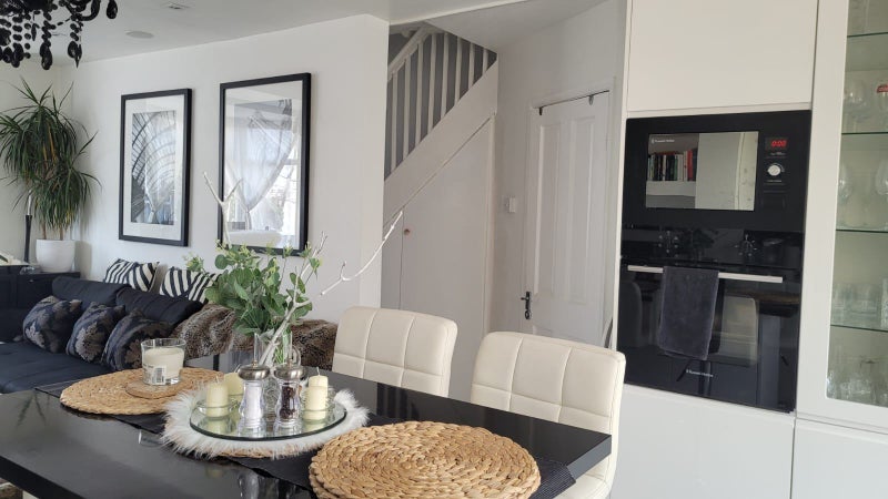Room Crossbrook Road in Greater London
