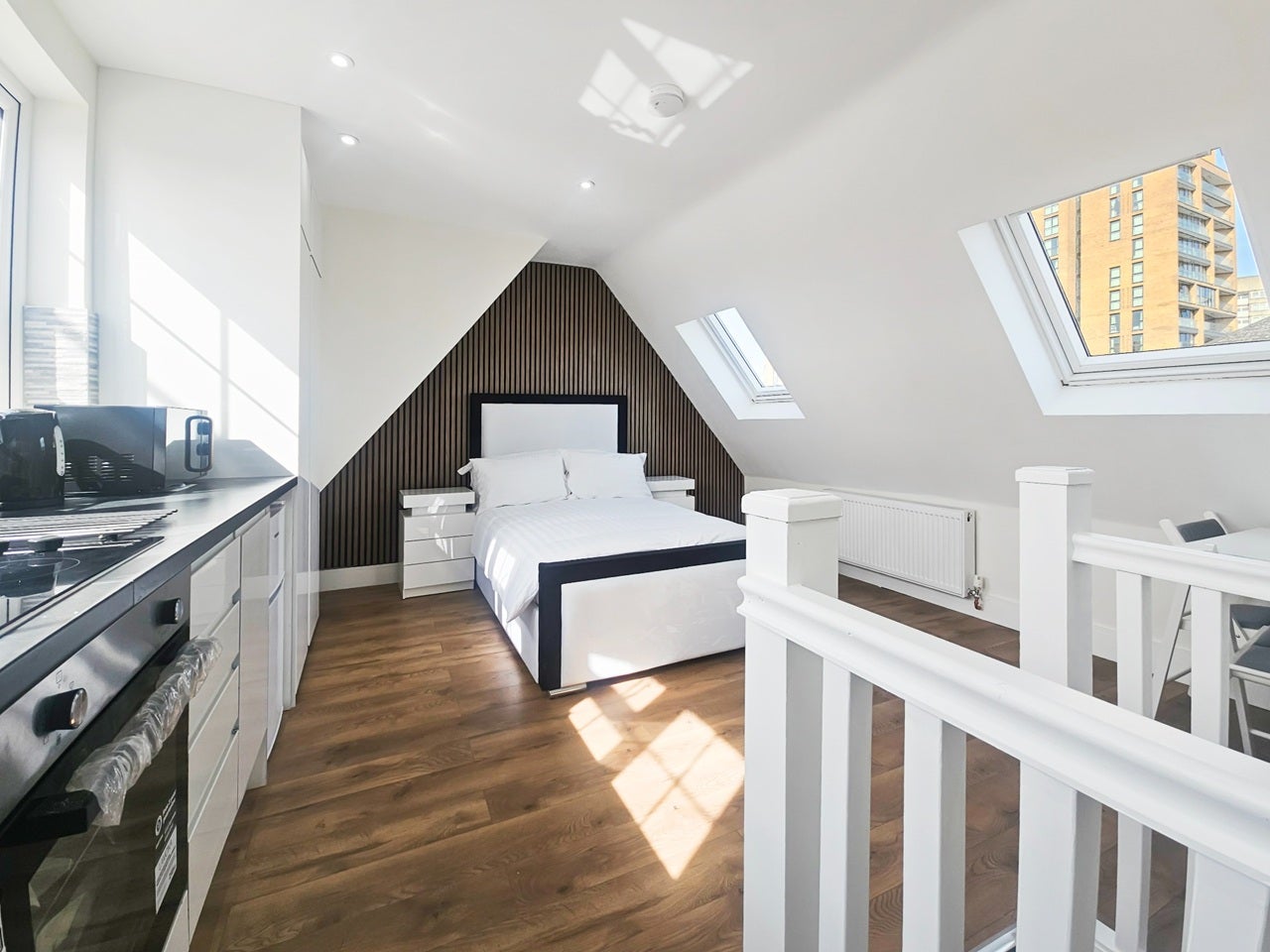 Flat Ealing Road in Greater London
